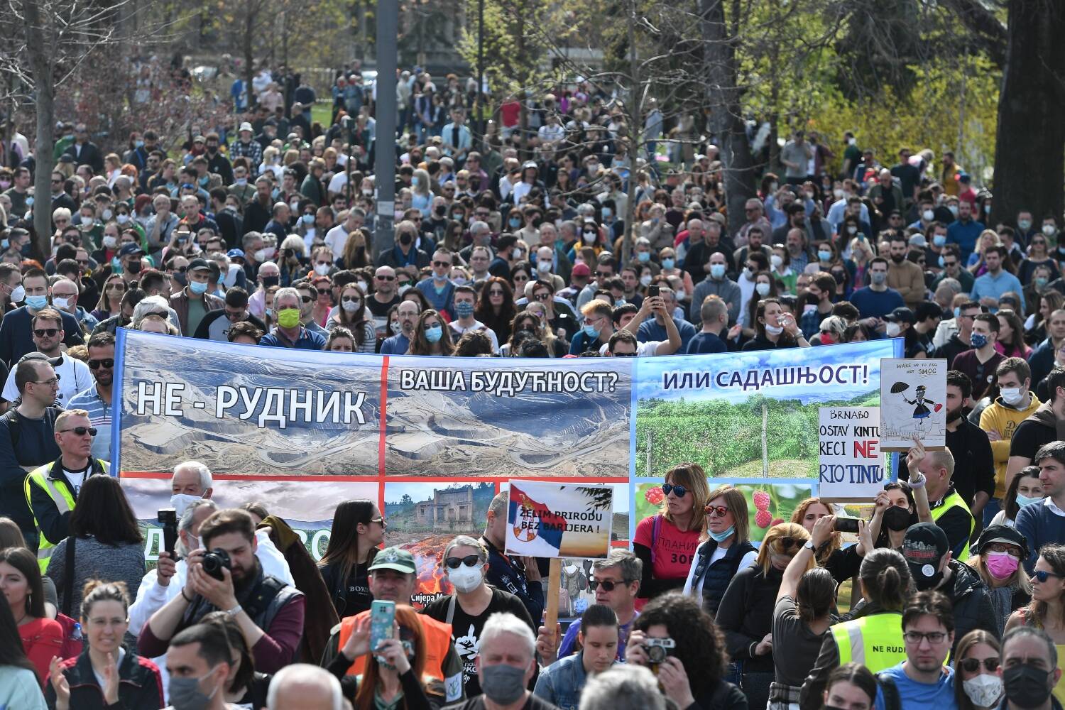 Ekološki ustanak ispred Skupštine Srbije, 10. april 2021. Foto: Srđan Ilić