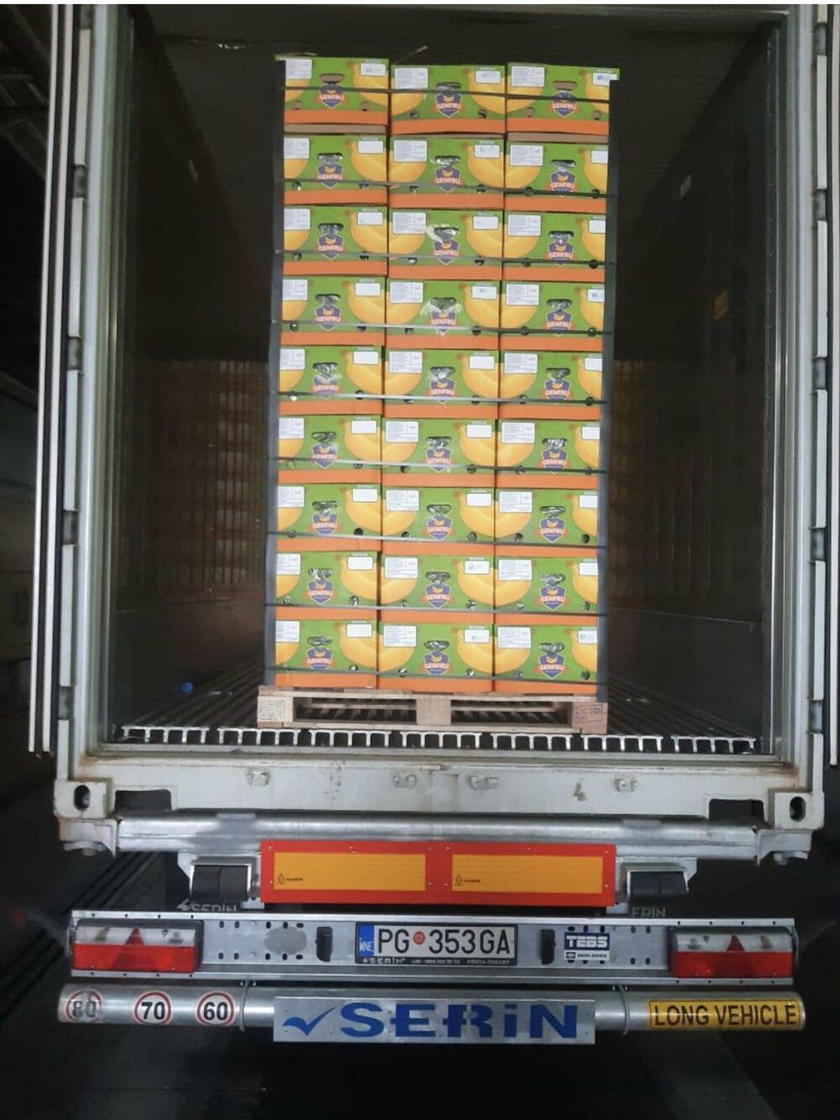 Kamion sa bananama i skrivenim kokainom / Foto: Uprava policije CG